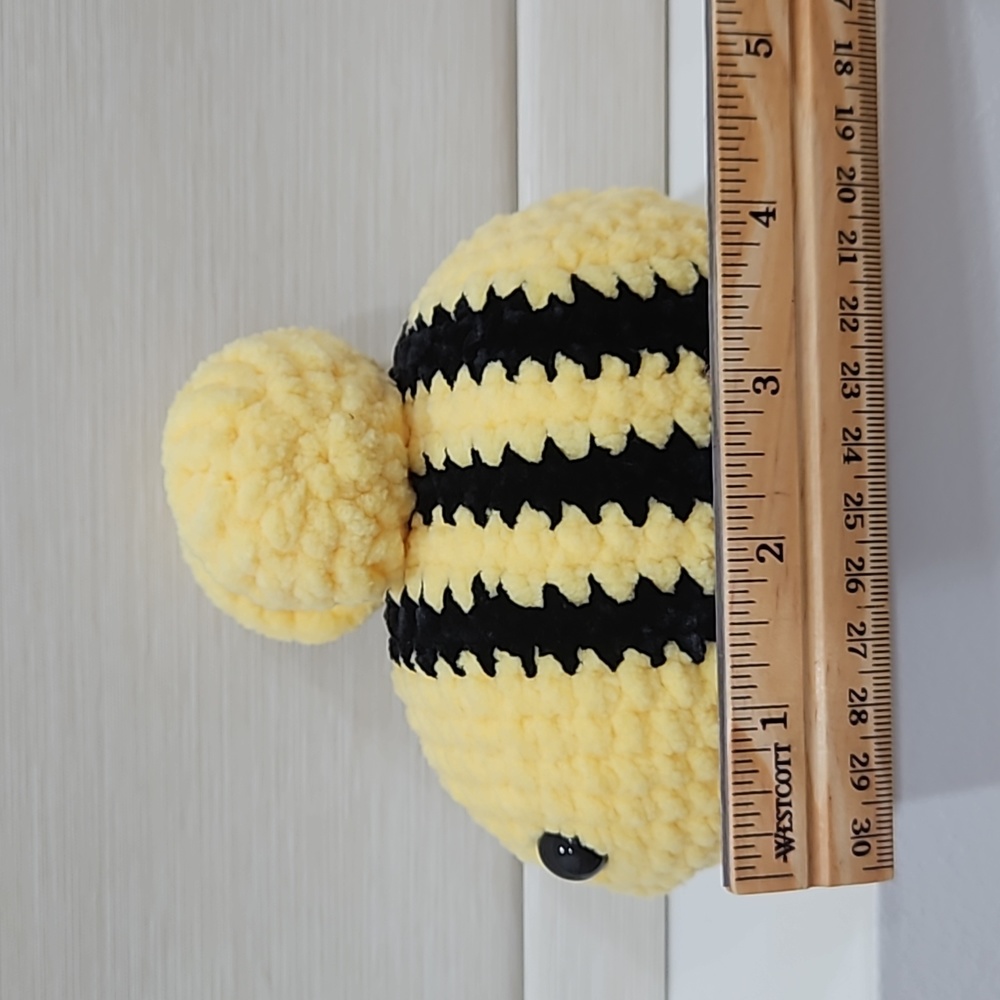 Crochet bee - Picture 4 of 5